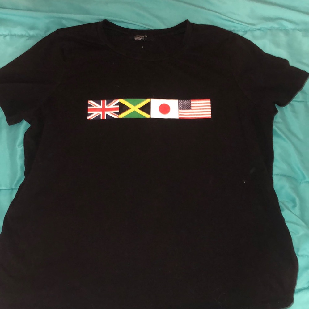 Rue 21 with four different country flags